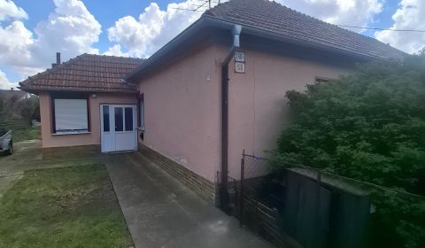 Eladó Családi ház, Családi ház, Nové Zámky, Szlovákia