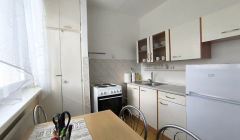 Eladó 3 szobás lakás, 3 szobás lakás, Makarenkova, Partizánske, Szlová