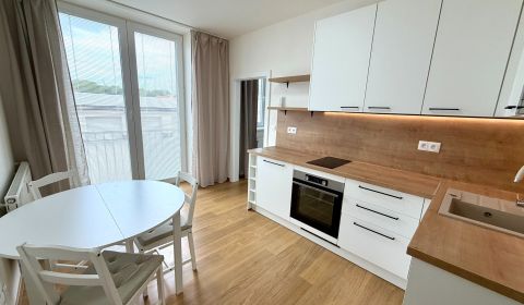 Kiadó 1 szobás lakás, 1 szobás lakás, Sadová, Senica, Szlovákia
