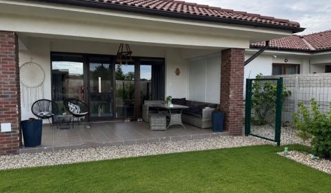 Eladó Családi ház, Családi ház, Senec, Szlovákia