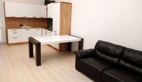 Kiadó 3 szobás lakás, 3 szobás lakás, Jeruzalemská, Trnava, Szlovákia
