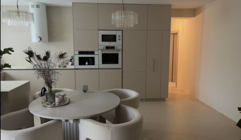 Eladó 4 szobás lakás, 4 szobás lakás, Čajakova, Bratislava - Staré Mes