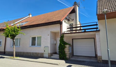 Eladó Családi ház, Családi ház, Partizánska, Piešťany, Szlovákia