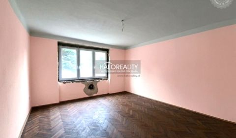 Eladó 2 szobás lakás, Nové Mesto nad Váhom, Szlovákia