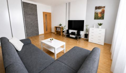 Eladó 3 szobás lakás, 3 szobás lakás, Novomeského, Pezinok, Szlovákia