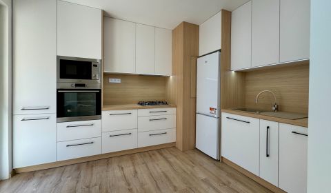 Eladó 3 szobás lakás, 3 szobás lakás, Ďumbierska 21, Prešov, Szlovákia