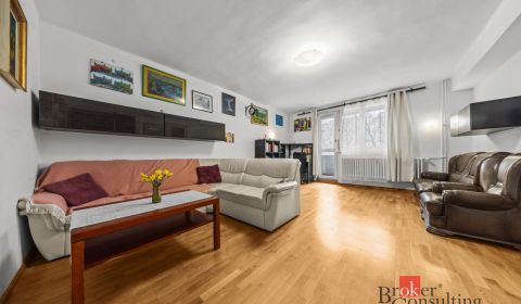 Eladó 4 szobás lakás, Bratislava - Staré Mesto, Szlovákia
