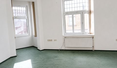 Irodahelyiségek a városközpontban, Žilina, Szlovákia