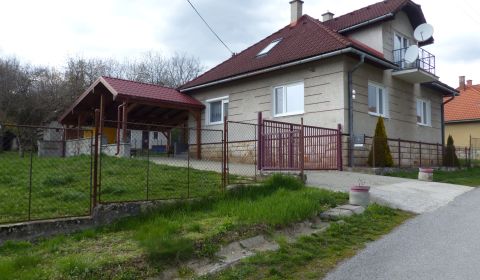 Eladó Családi ház, Családi ház, Žiar nad Hronom, Szlovákia