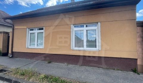 Eladó Családi ház, Családi ház, Nové Zámky, Szlovákia