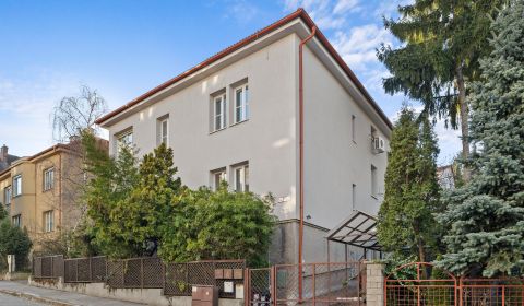 Eladó 4 szobás lakás, 4 szobás lakás, Koreničova, Bratislava - Staré M