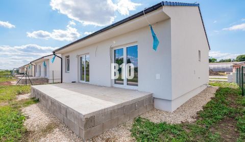 Eladó Családi ház, Családi ház, Nitra, Szlovákia