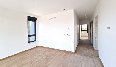 HORVÁTORSZÁG - 4 hálószobás apartman gyönyörű környezetben - PETRČANE