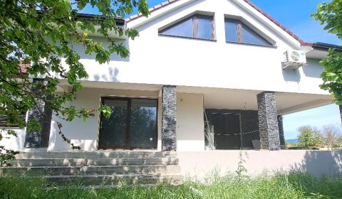 Eladó Családi ház, Családi ház, Levice, Szlovákia