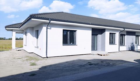 Eladó Családi ház, Családi ház, Dunajská Streda, Szlovákia