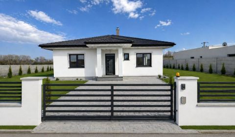 Eladó Családi ház, Családi ház, Dunajská Streda, Szlovákia