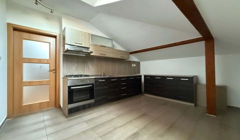 Eladó 3 szobás lakás, 3 szobás lakás, Dunajská Streda, Szlovákia