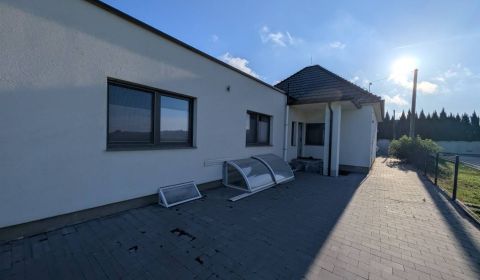 Eladó Családi ház, Családi ház, Hlohovec, Szlovákia