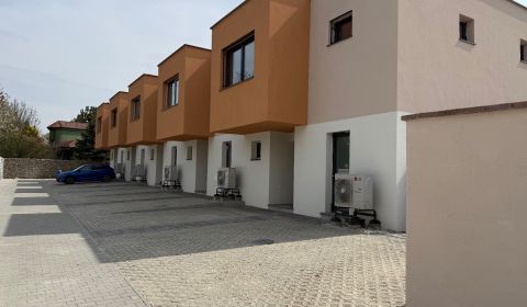 Eladó Családi ház, Családi ház, Gergeľova, Nitra, Szlovákia