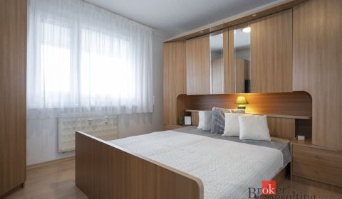 Eladó 4 szobás lakás, Banská Bystrica, Szlovákia