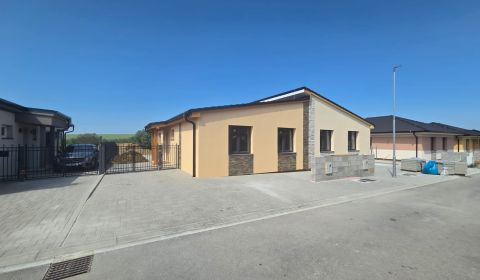 Eladó Családi ház, Családi ház, Nitra, Szlovákia