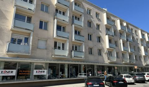 Eladó 3 szobás lakás, 3 szobás lakás, Hviezdoslavova, Zvolen, Szlováki
