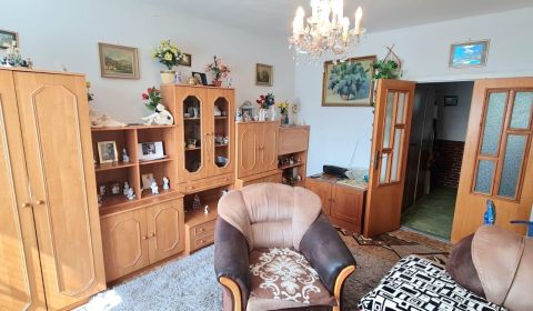 Eladó 3 szobás lakás, 3 szobás lakás, Zdenka Nejedlého, Levice, Szlová