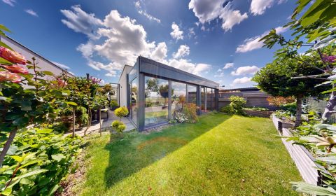 Modern és teljesen berendezett 4 szobás bungaló, Hviezdoslavov