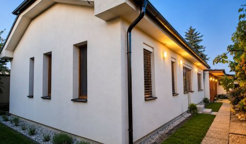 Eladó Családi ház, Családi ház, Nitra, Szlovákia