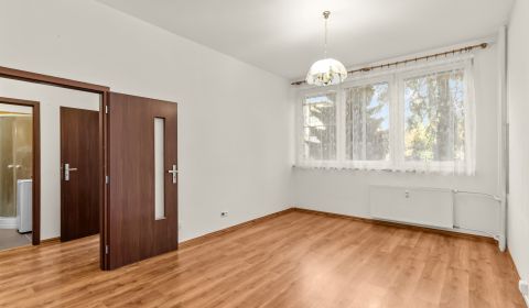 Eladó 2 szobás lakás, 2 szobás lakás, Továrenská, Senica, Szlovákia