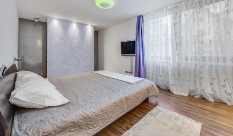 Kiadó 3 szobás lakás, 3 szobás lakás, Bratislava - Staré Mesto, Szlová
