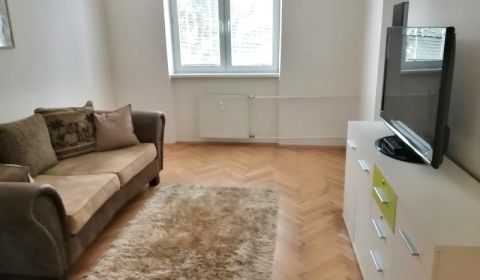 Kiadó 2 szobás lakás, 2 szobás lakás, Družstevná, Banská Bystrica, Szl