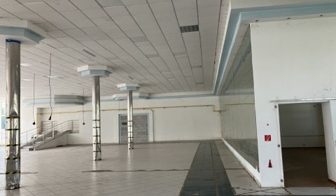 Kiadó Üzlethelység, Üzlethelység, ulica 1.mája, Komárno, Szlovákia