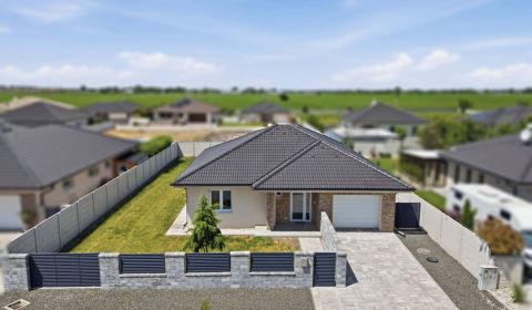 Eladó Családi ház, Családi ház, Dunajská Streda, Szlovákia