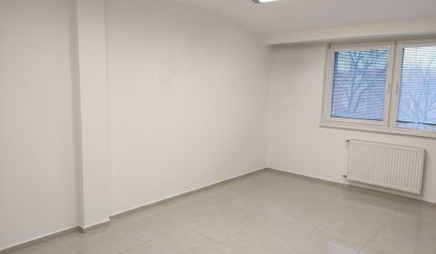 Kiadó Irodahelység, Irodahelység, Hospodárska, Trnava, Szlovákia