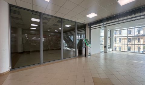 Kiadó Üzlethelység, Üzlethelység, Banská Bystrica, Szlovákia