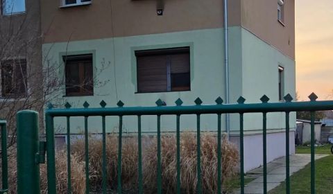 Eladó 3 szobás lakás, 3 szobás lakás, Komárno, Szlovákia