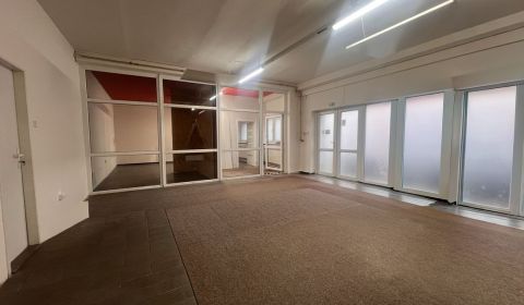 Kiadó Üzlethelység, Üzlethelység, Banská Bystrica, Szlovákia