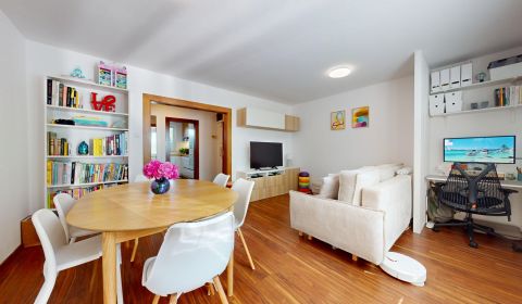 Eladó 3 szobás lakás, 3 szobás lakás, Na pasekách, Bratislava - Rača, 