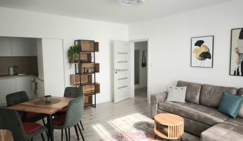 Kiadó 2 szobás lakás, 2 szobás lakás, Mozartova, Bratislava - Staré Me