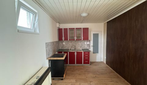 Kiadó 2 szobás lakás, 2 szobás lakás, Nesvady, Komárno, Szlovákia