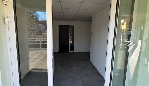 Kiadó Irodahelység, Irodahelység, Moyzesova, Považská Bystrica, Szlová