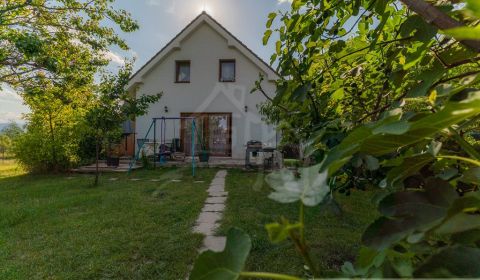 Eladó Családi ház, Családi ház, Senec, Szlovákia