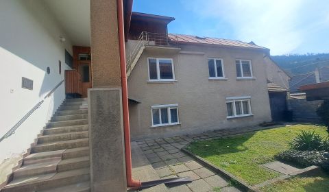 Eladó Családi ház, Családi ház, Banská Bystrica, Szlovákia