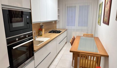 Eladó 3 szobás lakás, Prešov, Szlovákia
