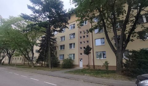 Eladó 4 szobás lakás, 4 szobás lakás, Exnárova, Bratislava - Ružinov, 