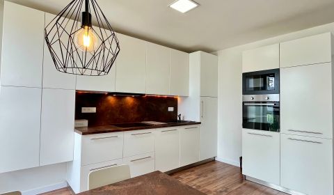 Kiadó 2 szobás lakás, 2 szobás lakás, Páričkova, Bratislava - Ružinov,