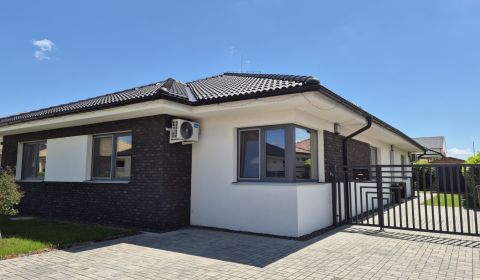 Eladó Családi ház, Családi ház, Mládežnícka štvrť, Galanta, Szlovákia