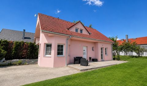 Eladó Családi ház, Családi ház, Dunajská Streda, Szlovákia