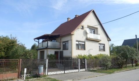 Eladó Családi ház, Családi ház, Lazianska, Turčianske Teplice, Szlovák